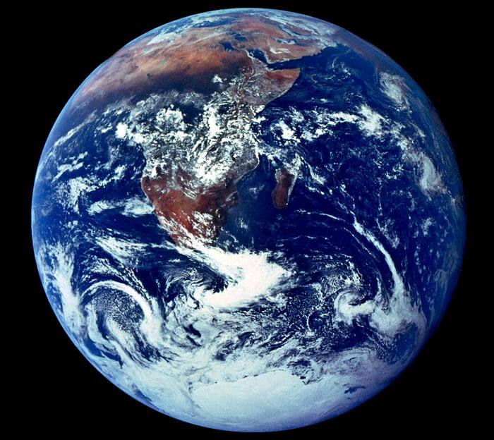 Click On Earth To Step Back 200,000 Miles!!